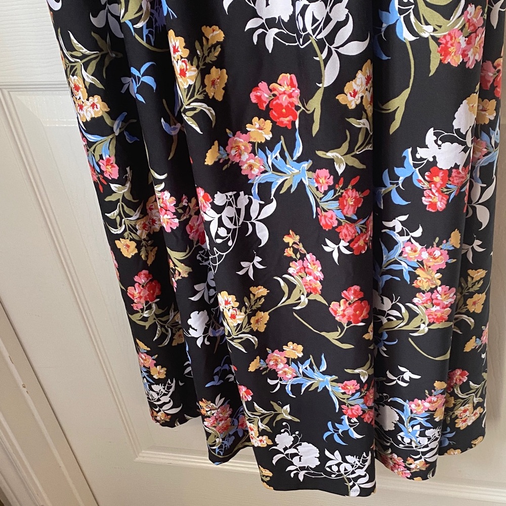 Robert Louis Black and Red Floral Dress - Picture 4 of 7